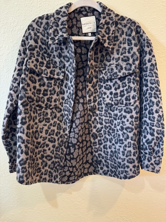 bagatelle Jackets & Blazers - bagatelle Black and Gray Leopard Print Shacket